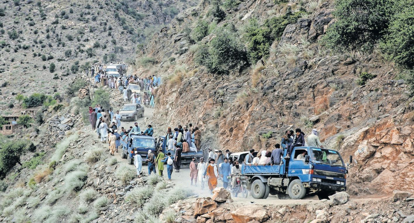 Days after quake, Afghan survivors still await aid