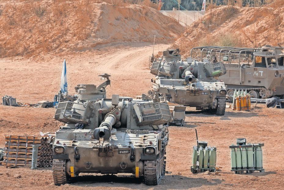 Palestinians flee Gaza City in face of deadly Israeli offensive