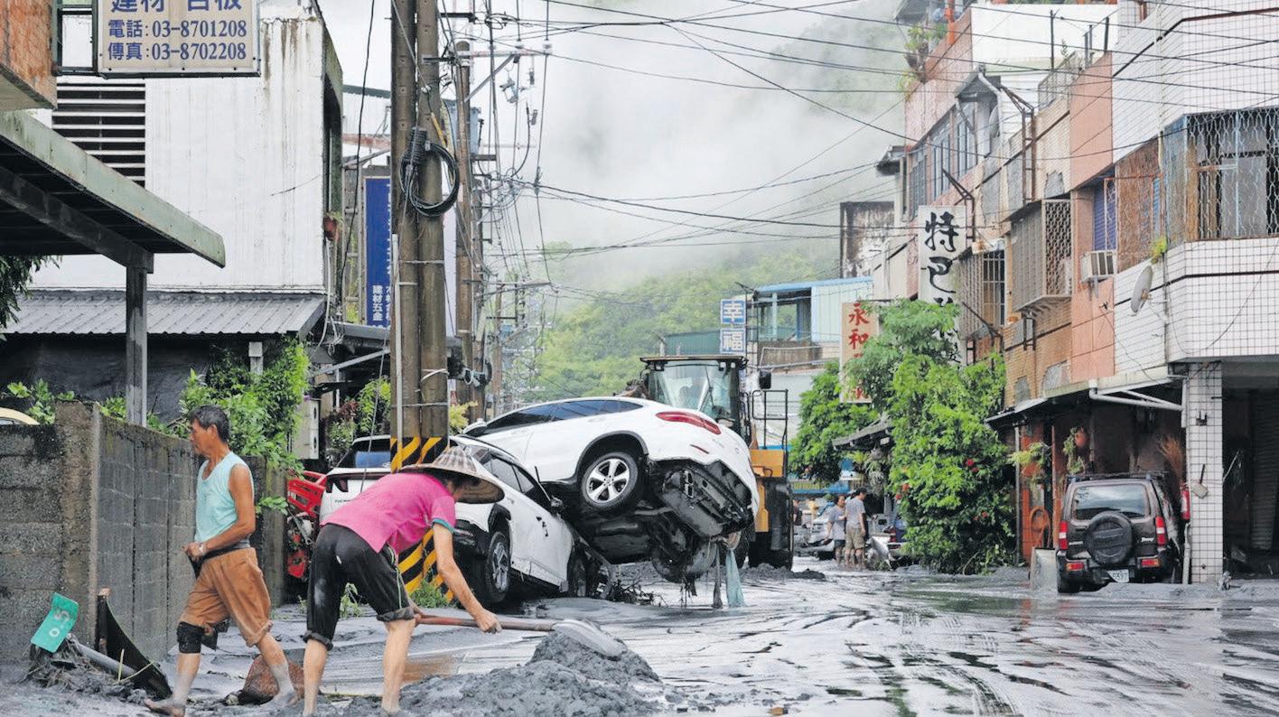 Super Typhoon Ragasa wreaks havoc in Hong Kong and Taiwan
