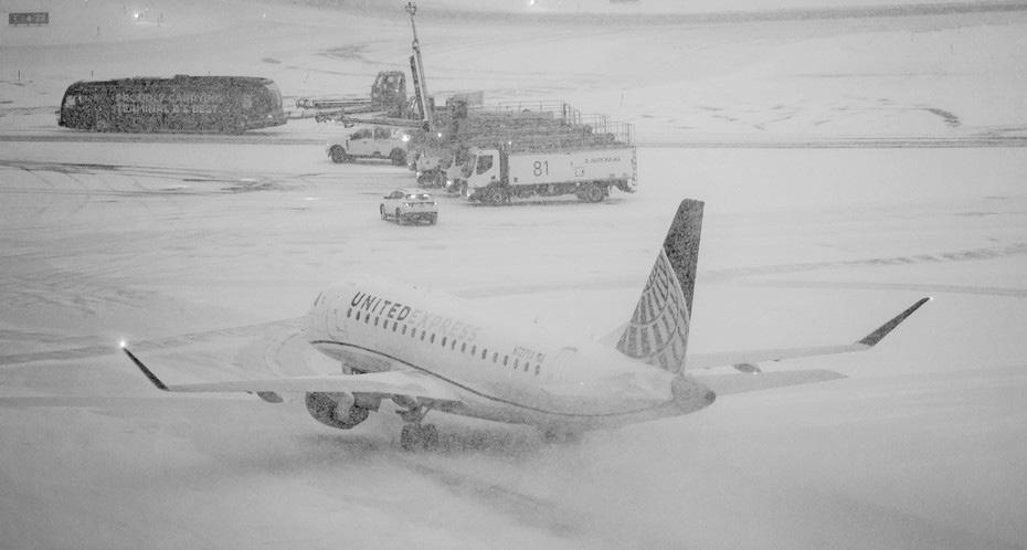 US monster storm kills 30