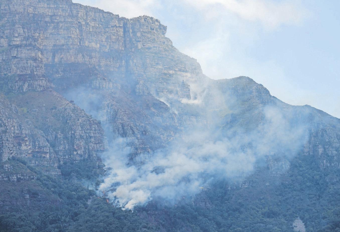 Wildfires scorch over 32 000 ha in the Western Cape