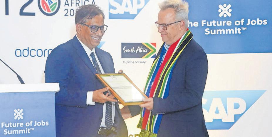 Dr Survé honoured with Global Trailblazer Award