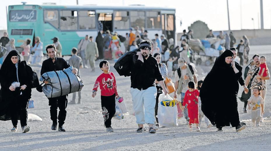 Displaced Afghans return to uncertainty