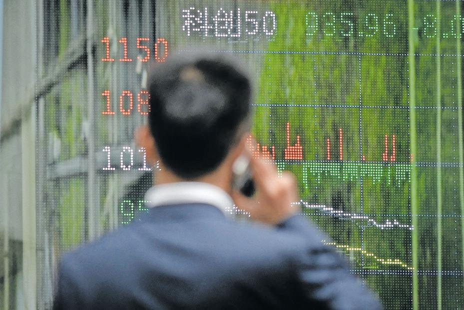Markets rise as China-US truce extends