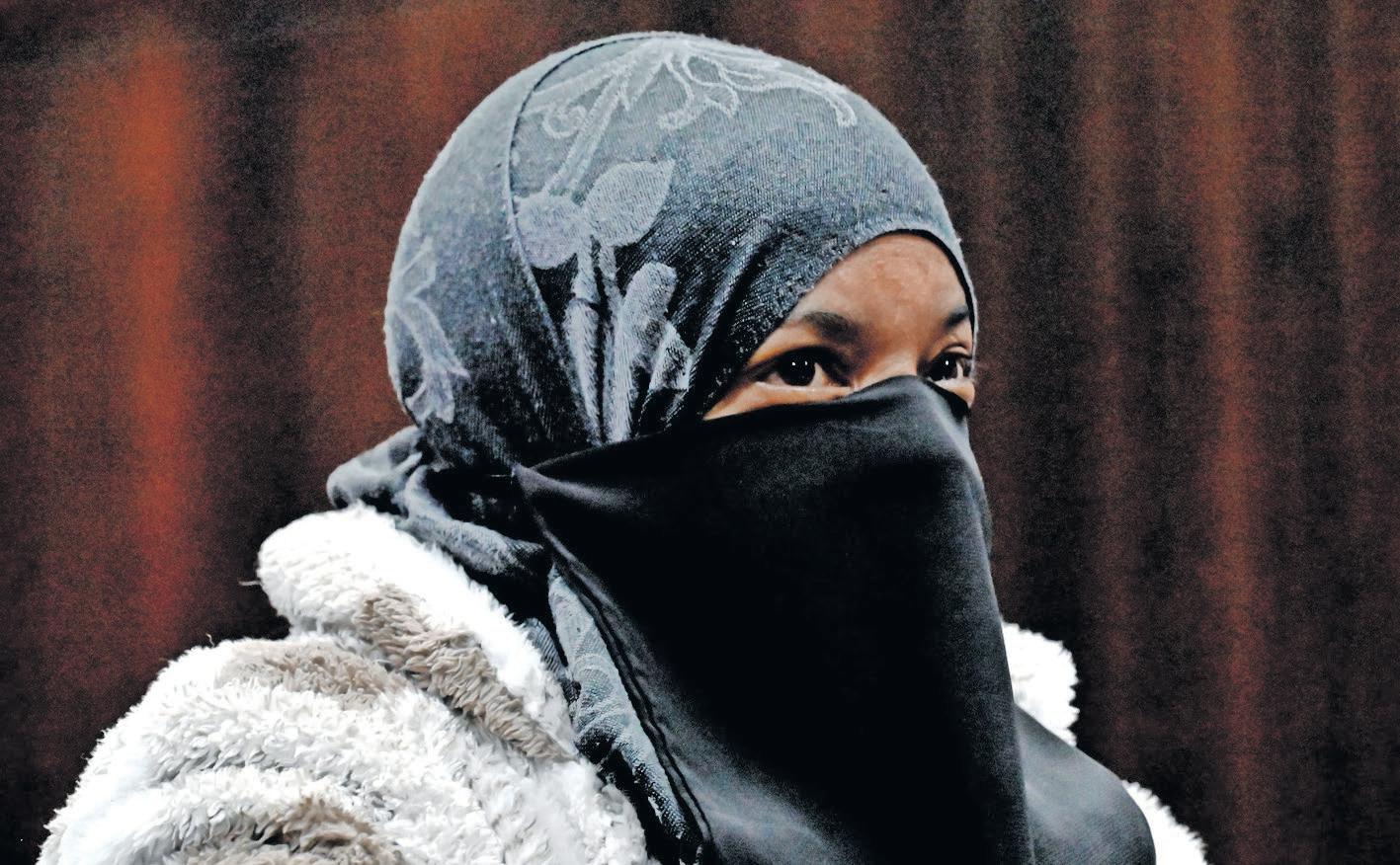 Court orders baby abduction accused to remove pardah