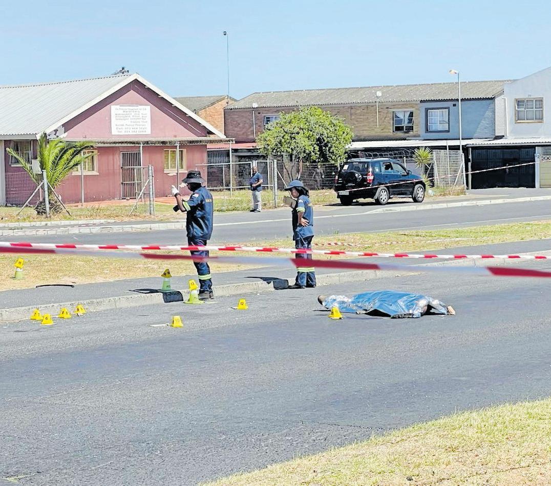 Gunmen attack men loading taxi in Manenberg