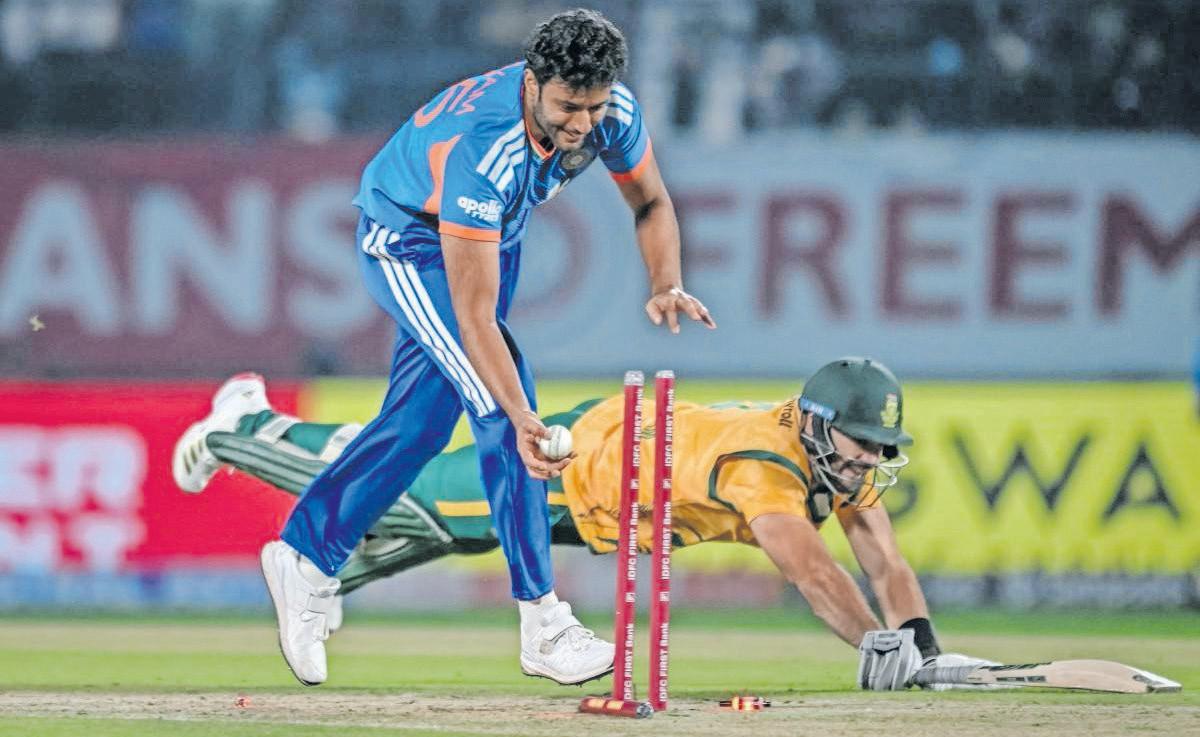 Proteas collapse makes a mountain out of series