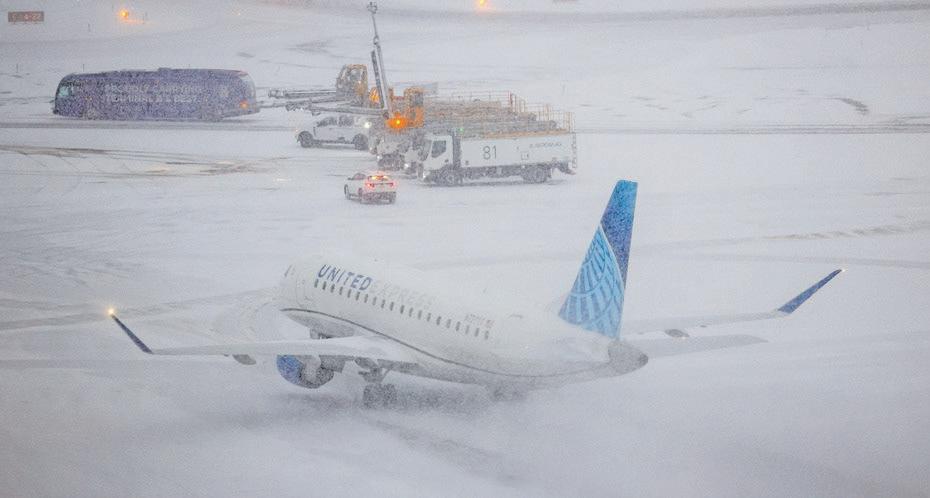 US monster storm kills 30