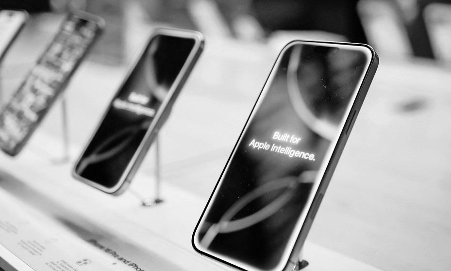 Apple pressed to shine after AI stumble