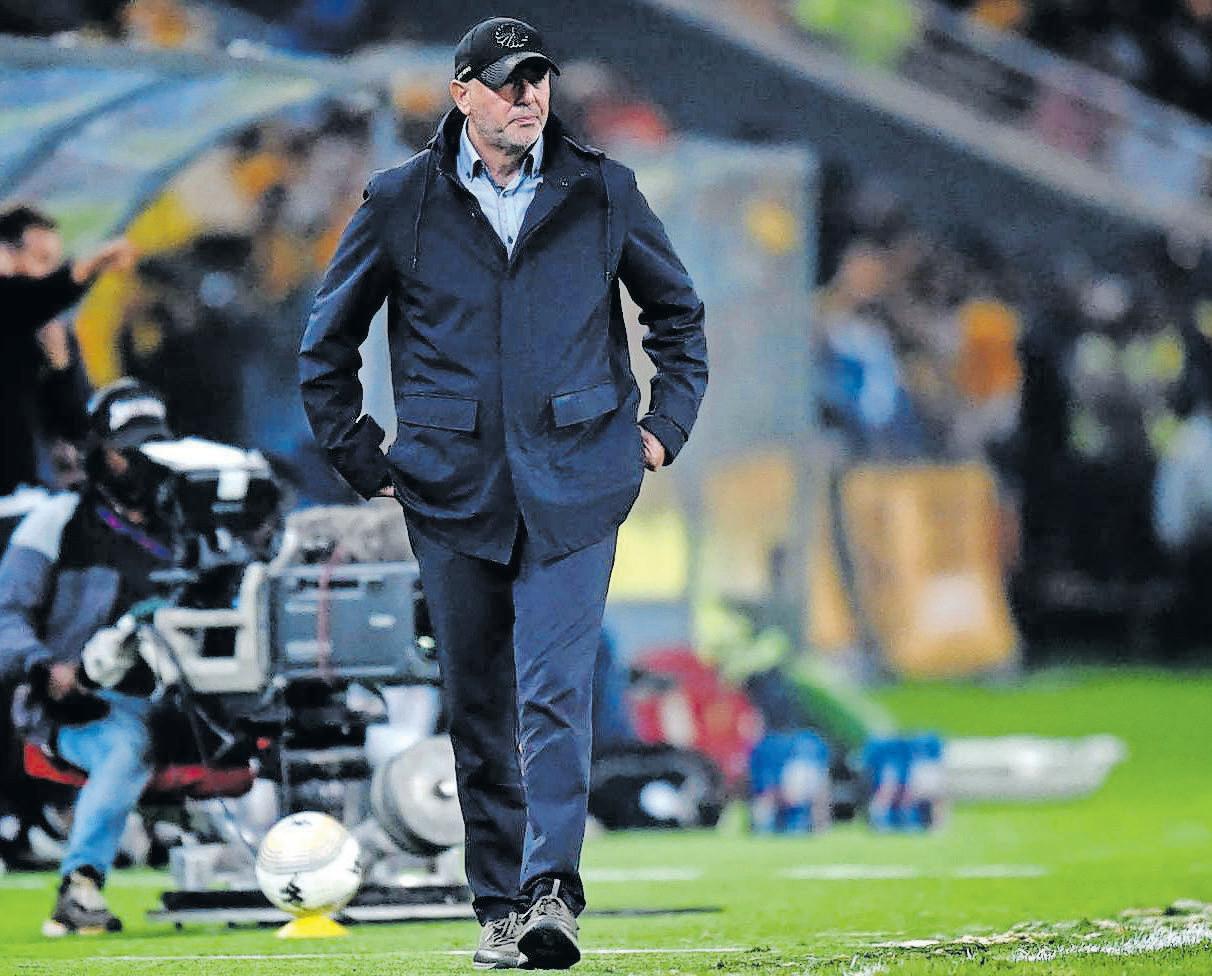 Chiefs eye early edge in title race