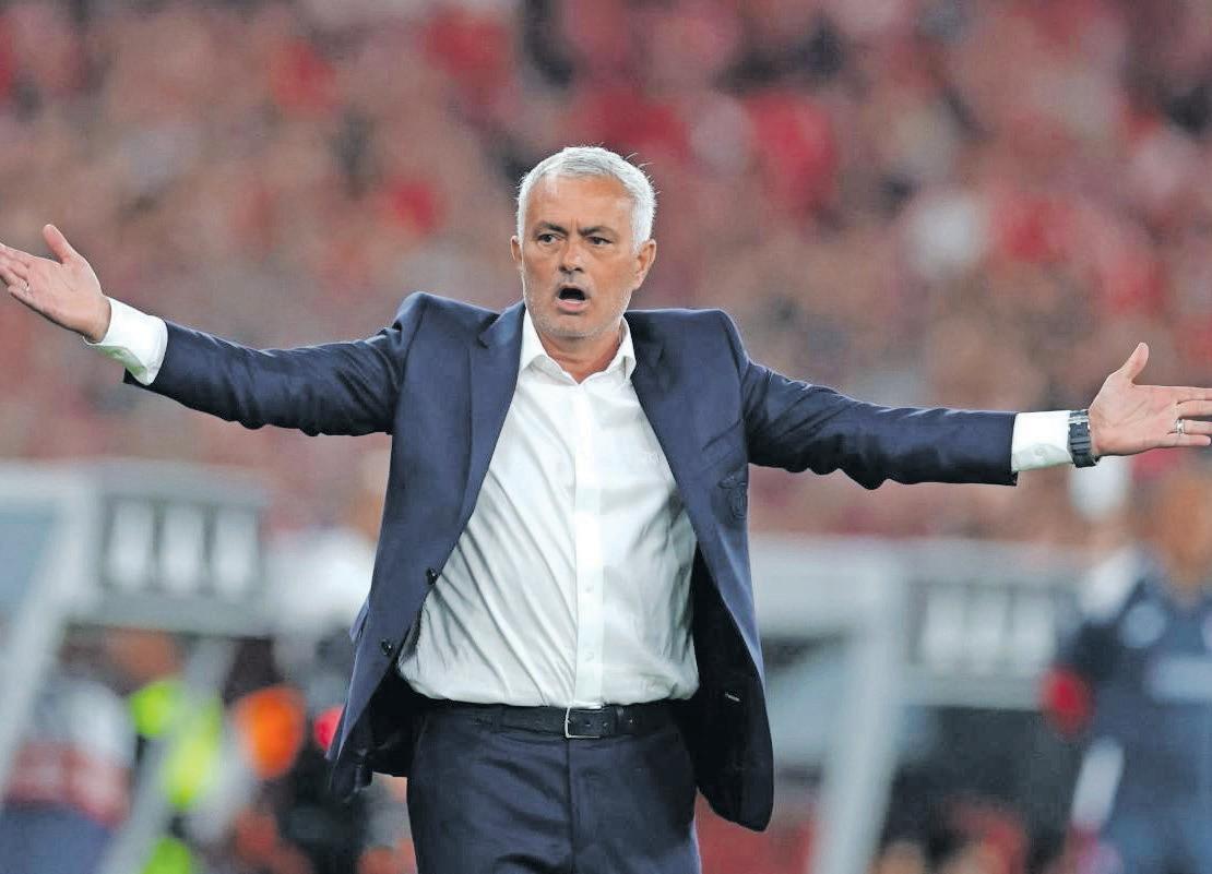 Mourinho returns to the Bridge as 'humbled' special one