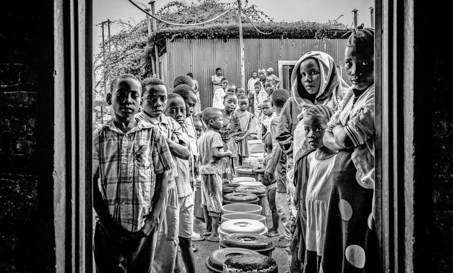 Horror and chaos as refugees flee battles