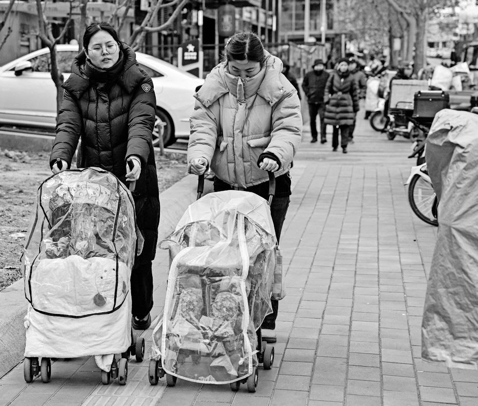 Chinese resist birth rate boost