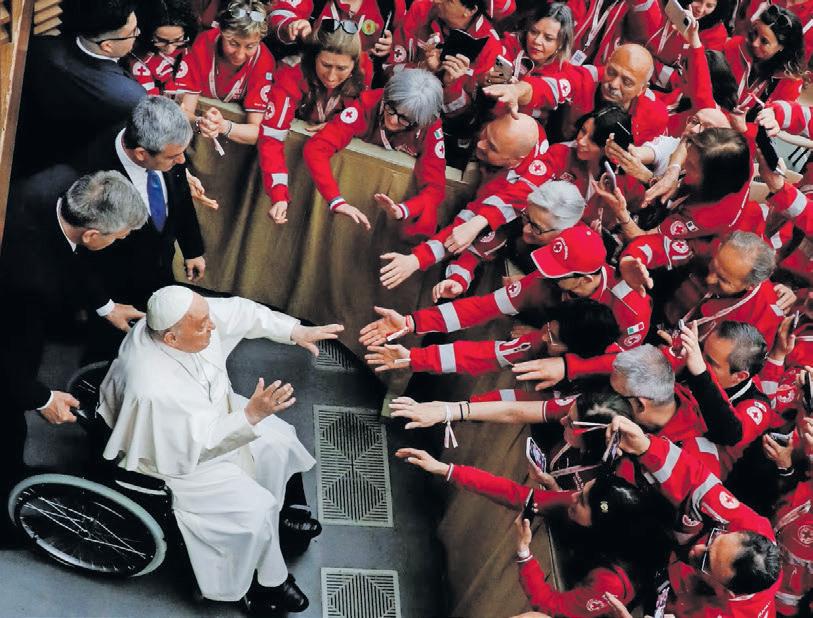 AS THE WORLD MOURNS THE LOSS OF POPE FRANCIS, THE FAITHFUL PREPARE TO SAY FINAL GOODBYE