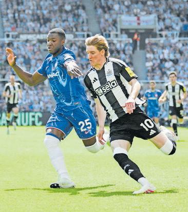 Tonali sinks 10-man Chelsea as Newcastle win top five showdown