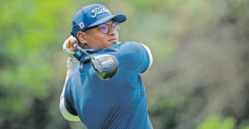 Unique villa swimming pool 16th hole trips up SA’s Robin Williams