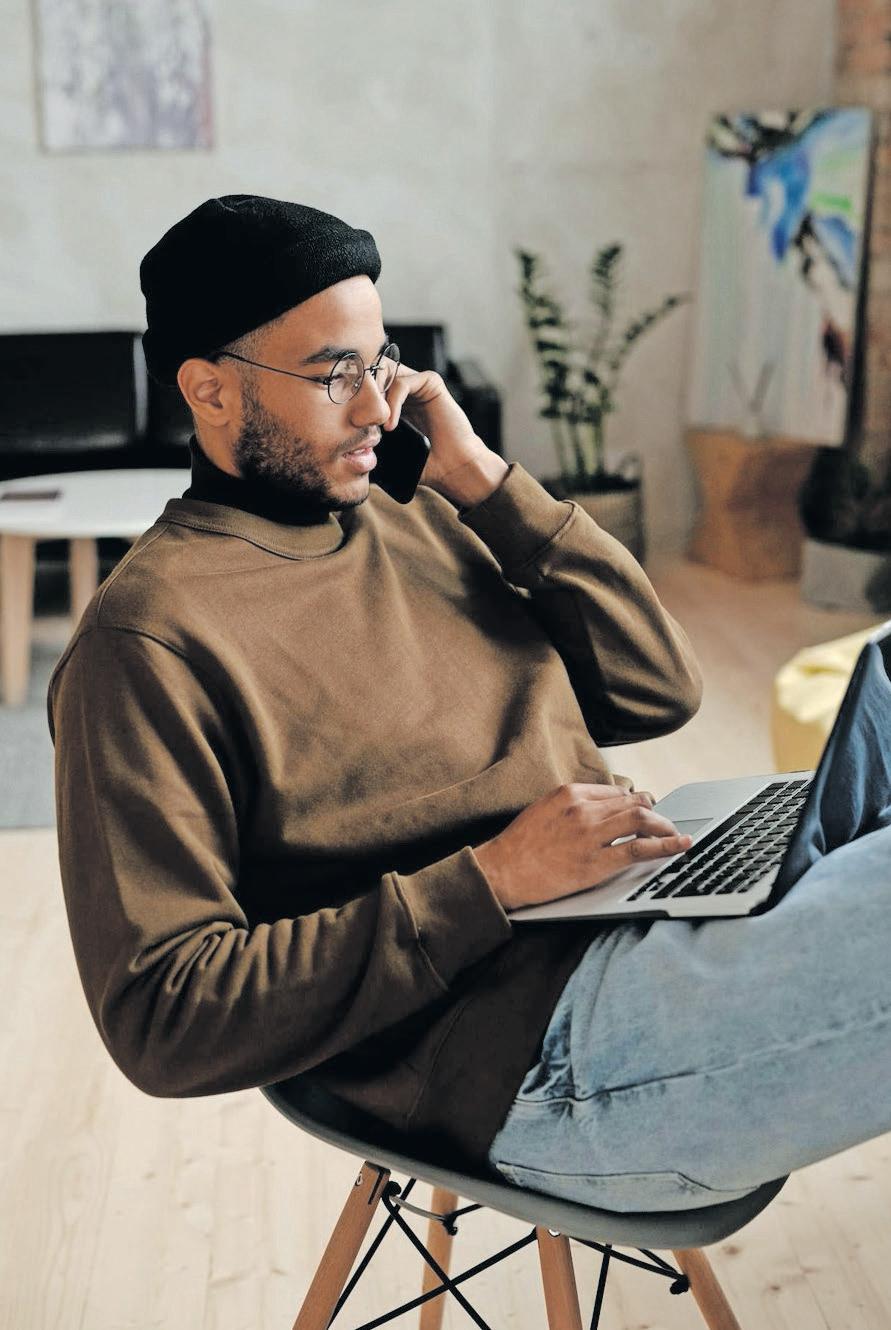 SOUTH AFRICANS GLUED TO DEVICES FOR ALMOST HALF THE DAY