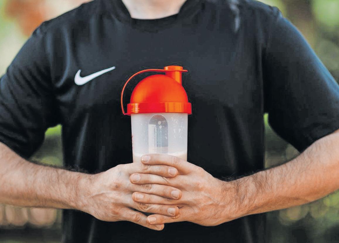 IS YOUR PROTEIN ADDICTION HEALTHY OR HARMFUL? FIND OUT WHAT EXPERTS SAY