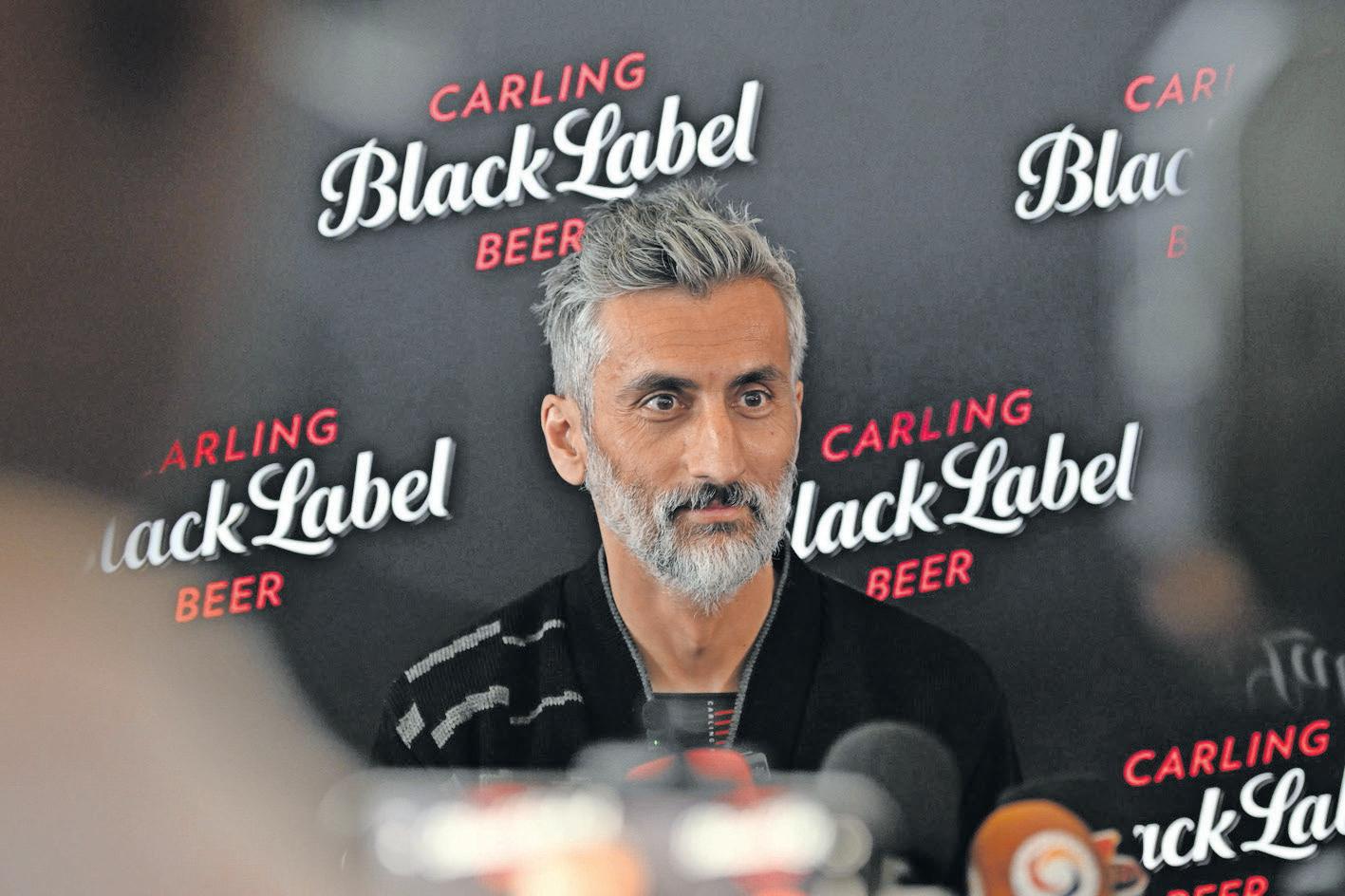 Rivero calls on fans to back Broos