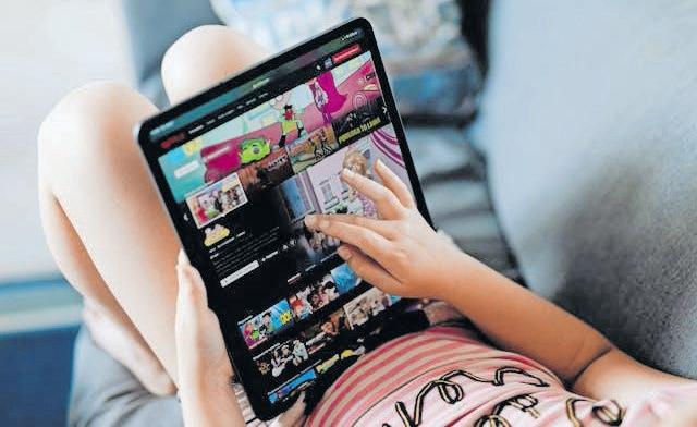 PARENTS CITE SOCIAL MEDIA AND SCREEN TIME AS TOP HEALTH CONCERNS FOR KIDS