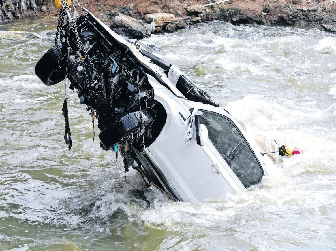 Cops' car recovered from Hennops River