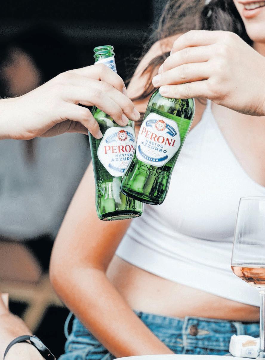 Alcohol's effects on your brain and the benefits of going sober