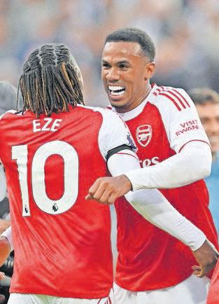 Arsenal close in on Liverpool after Gabriel's late strike sinks Newcastle