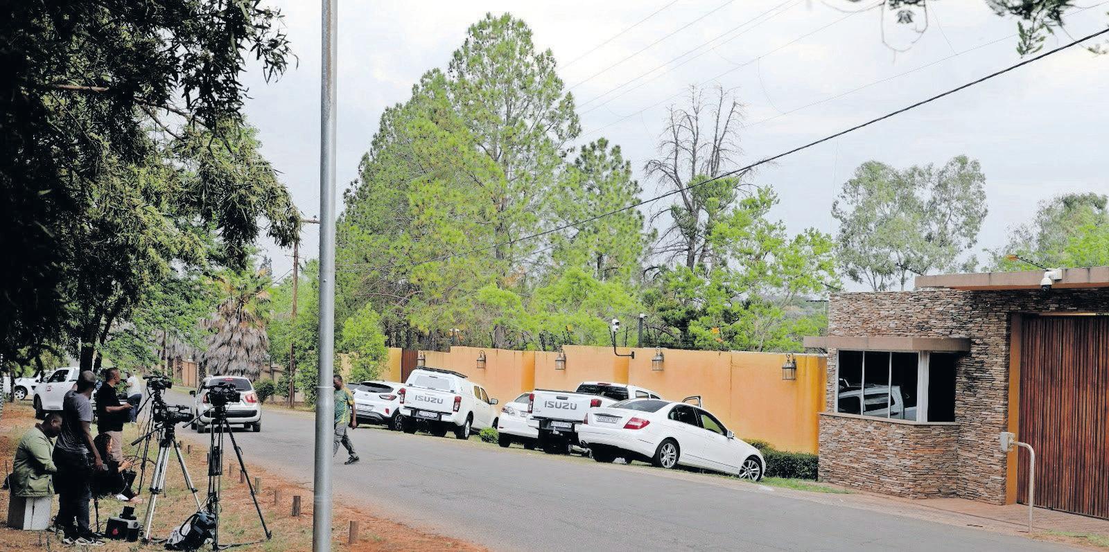 Senior cop Sibiya accuses SAPS of targeting him following home raid