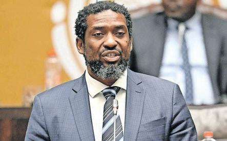 Manamela labels Fort Hare protest criminal, damage could hit R500m