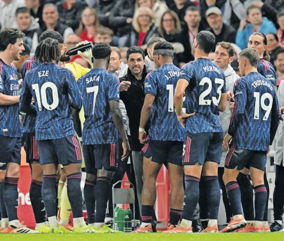 Arsenal look to right Sunderland wrong