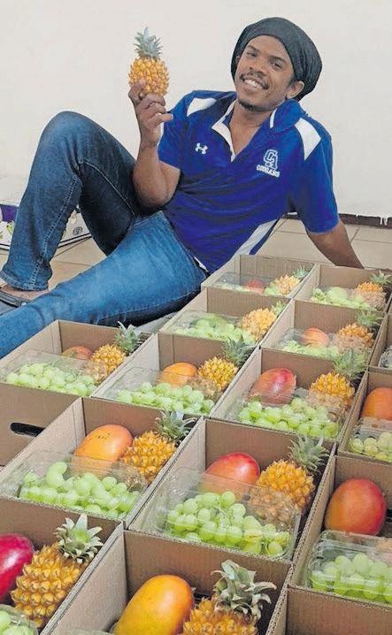 How a medical student went viral selling fruit parcels to fund his stethoscope