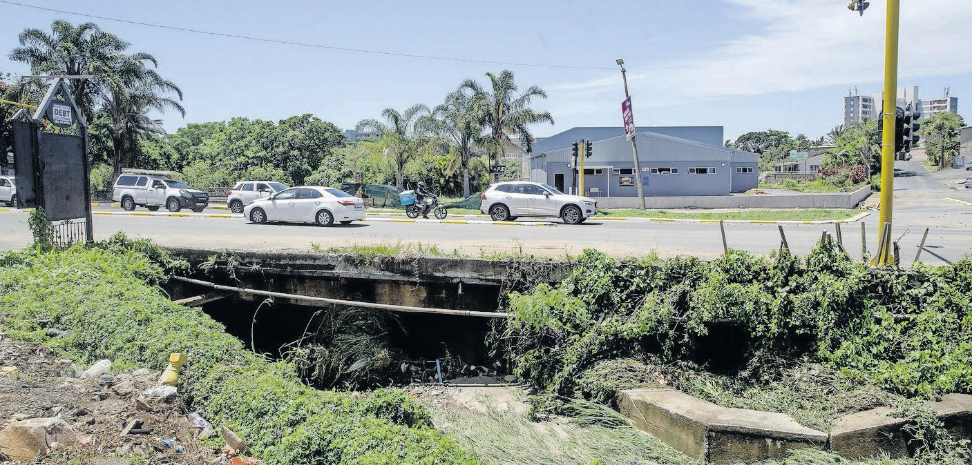 Severe flooding disrupts tourist festivities