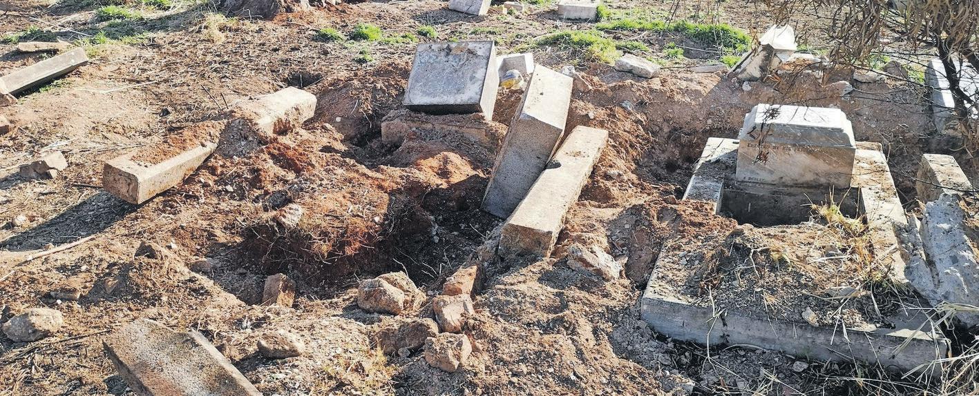 Gravestones 'stolen, re-sold'