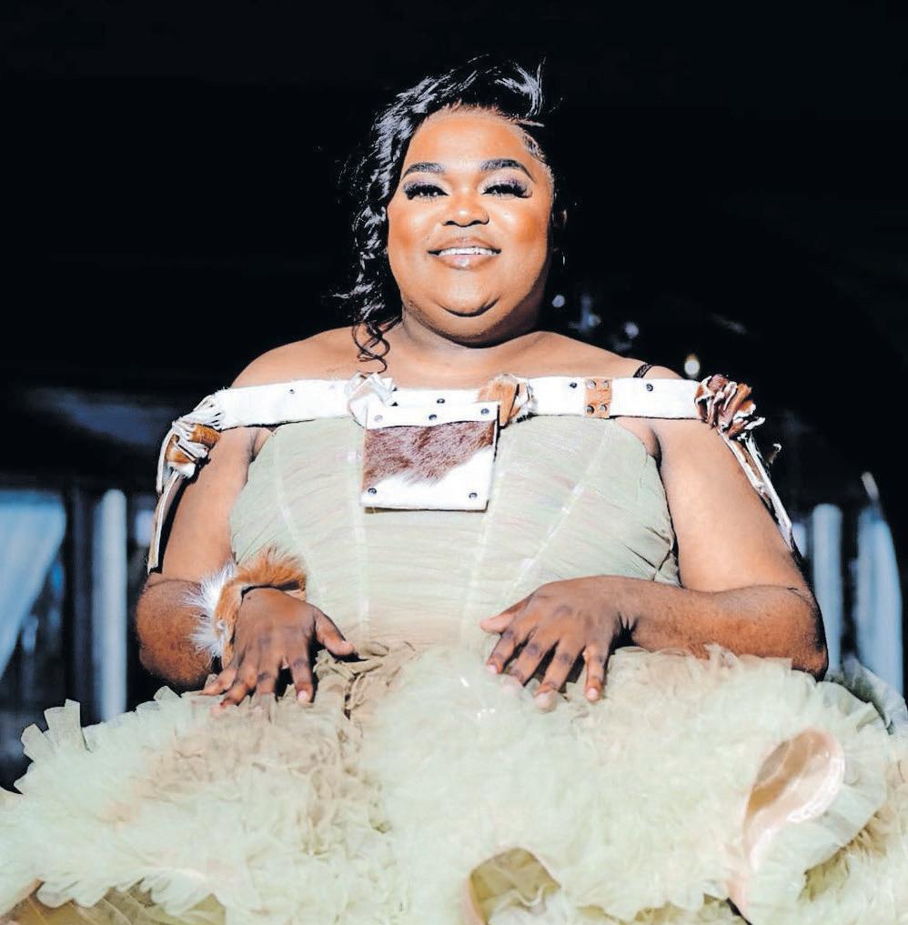 Isilomo somsakazi silaxaze Ukhozi kungazelele muntu