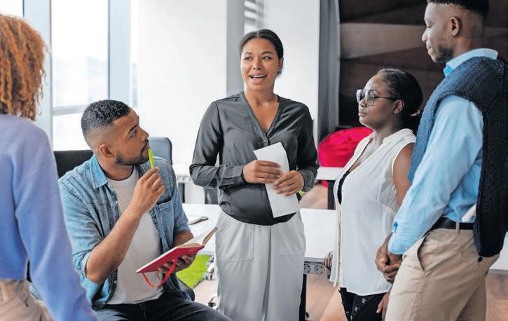 Ubuchule bokucija buhlomisa isizukulwane sabaholi bangomuso