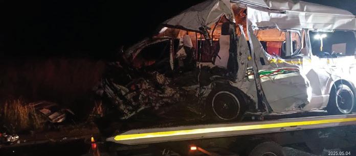 15 dead in head-on collision after leaving EC for Kaapstad