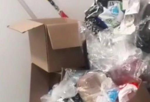 'Clinic kept kid in vuil room'