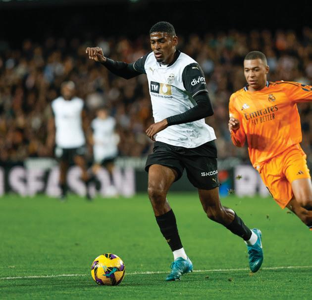 Guns agree deal for new defender