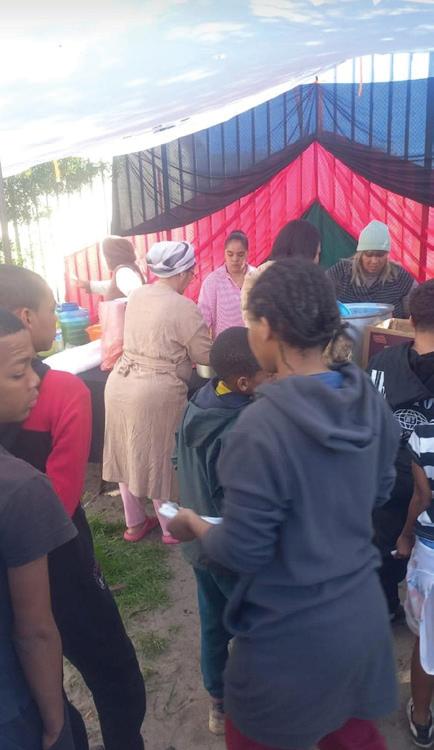 Atlantis antie spoil Dura Flats children, with surprise lesson