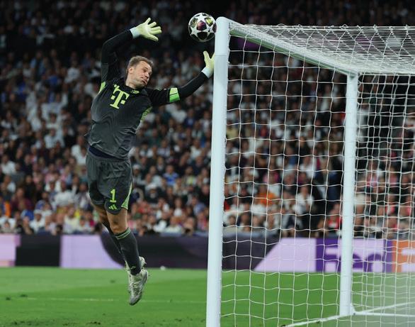 Neuer is hailed as 'special'
