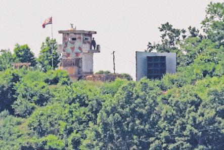 N Korean detained after crossing land border, says South