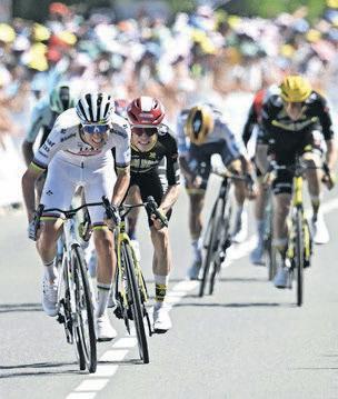 Pogacar pounces to retake Tour de France lead