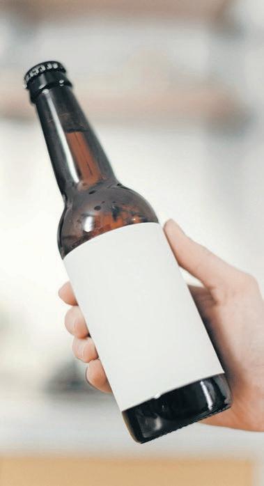 Glass bottles hold more microplastics than plastic ones