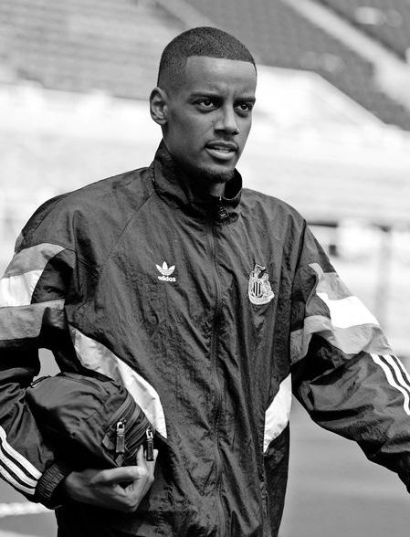 Isak reportedly considering Newcastle exit