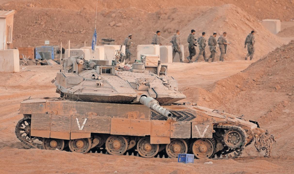 Israel pulls back as ceasefire begins