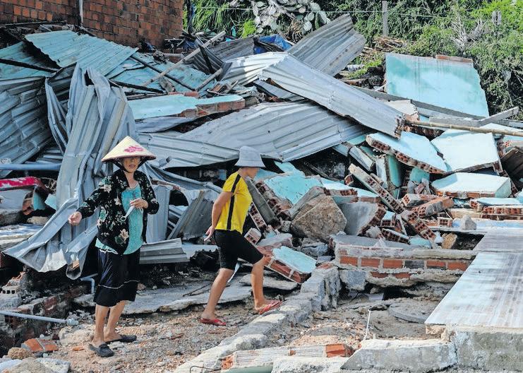 Deadly typhoon ravages Vietnam, Philippines
