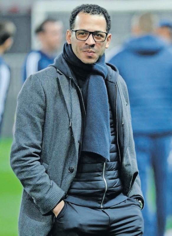 Chelsea appoint inexperienced Rosenior as new boss