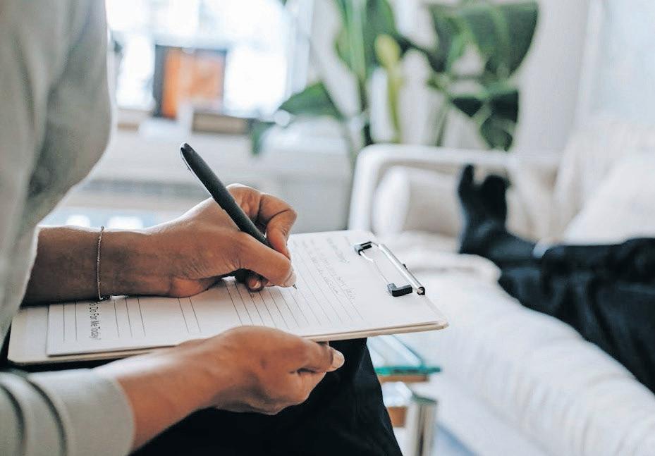 Can AI chatbots replace human therapists?