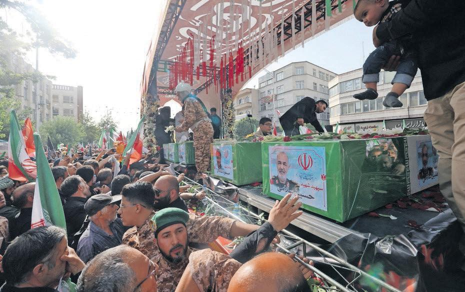 Funeral for Iran's top brass