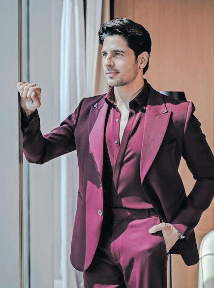 Sidharth Malhotra ‘suits up’ in style